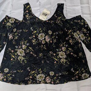 Eyeshadow cold shoulder floral top